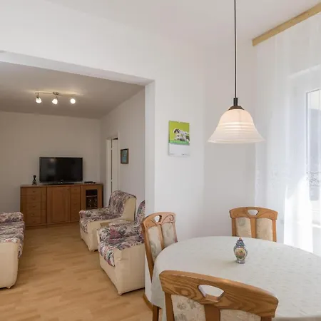 Lägenhet Varez - Two Bedroom With Balcony And Sea View