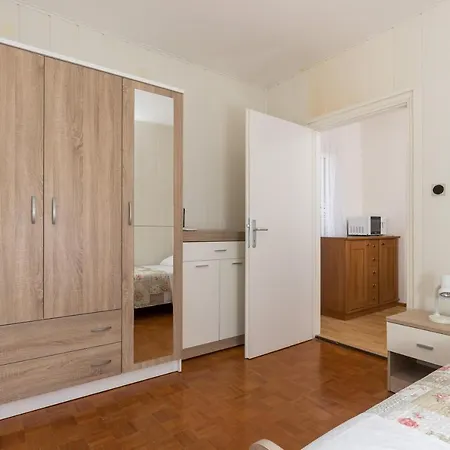 Varez - Two Bedroom With Balcony And Sea View * Ragusa