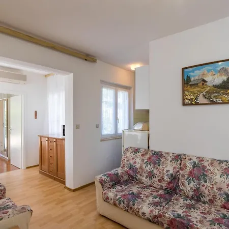 Varez - Two Bedroom With Balcony And Sea View Appartement