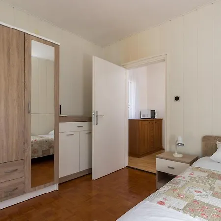 Varez - Two Bedroom With Balcony And Sea View Appartamento Ragusa