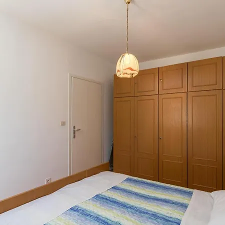 Varez - Two Bedroom With Balcony And Sea View Ragusa